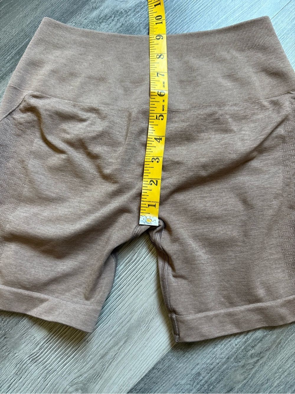 Alphalete Amplify Contour Short 5” High Rise Sand NEW Medium - Picture 10 of 12